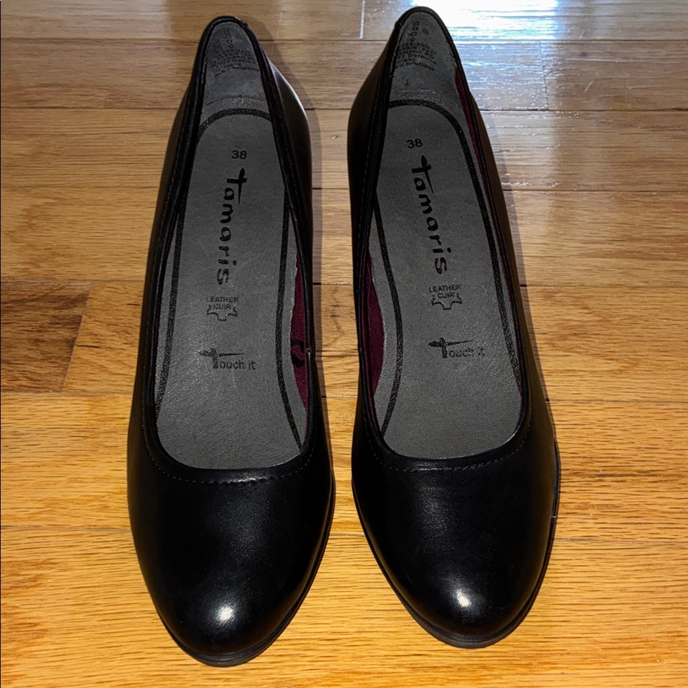 Real Leather Comfort Fit Women's Black Ballet Flats Size 38 Never Worn